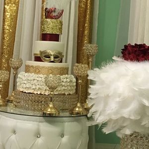 Meet your Posher, Aura